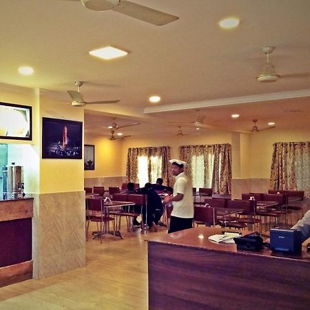 Hotel Mookambika Palace Коллуру Екстер'єр фото