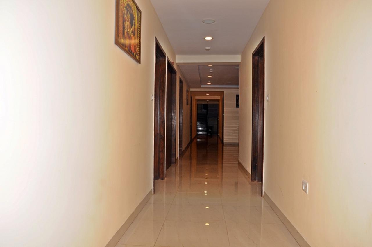 Hotel Mookambika Palace Коллуру Екстер'єр фото