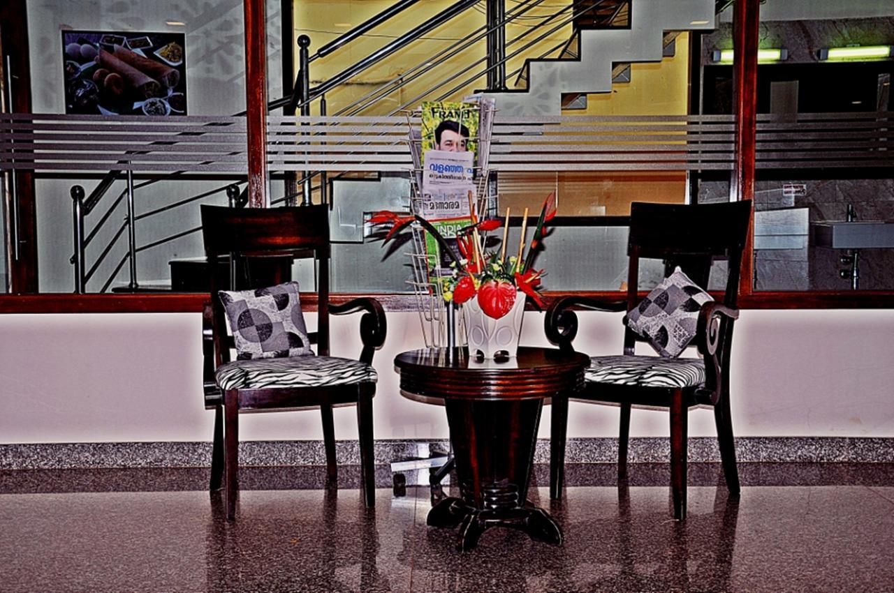 Hotel Mookambika Palace Коллуру Екстер'єр фото