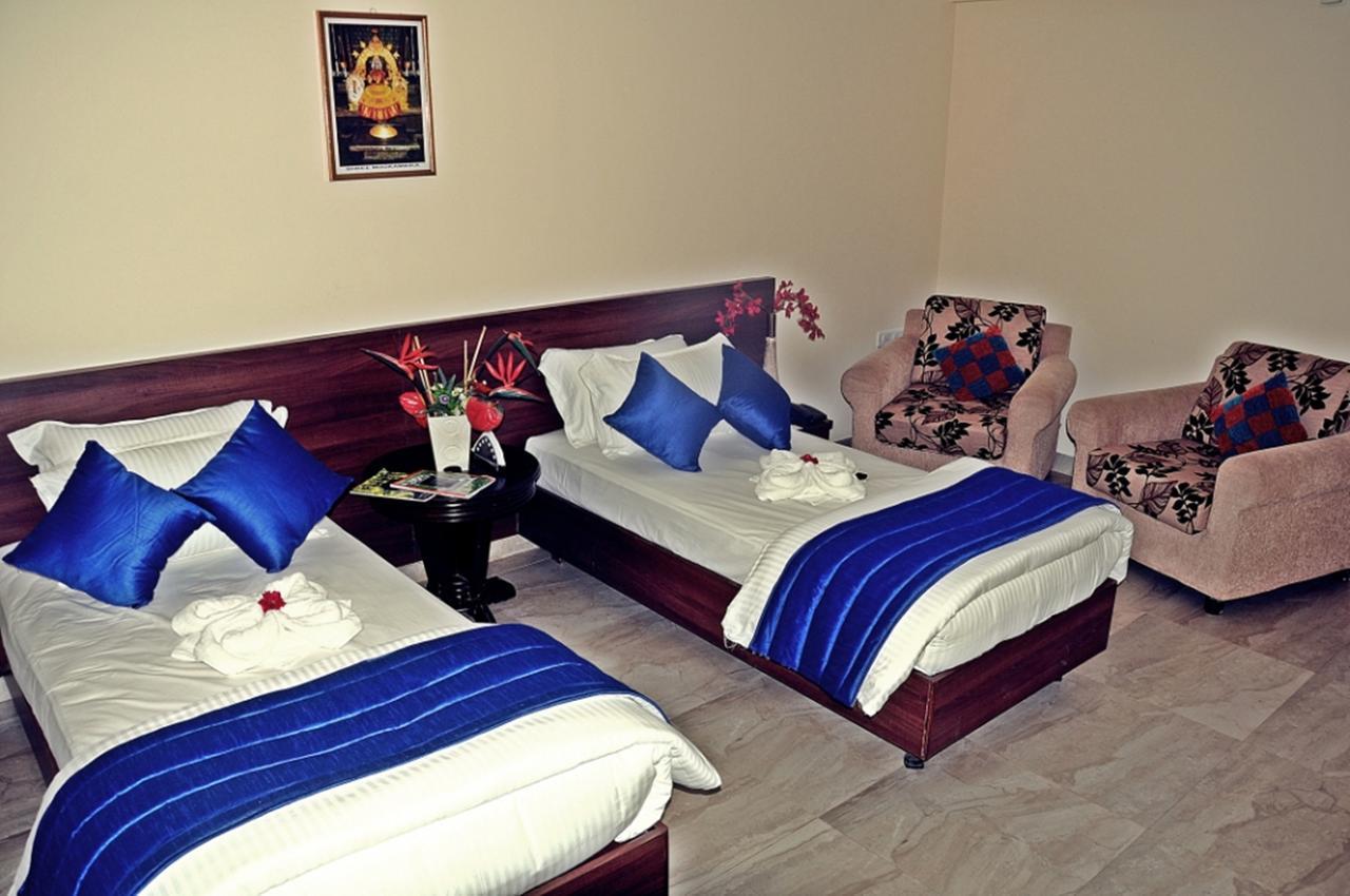 Hotel Mookambika Palace Коллуру Екстер'єр фото