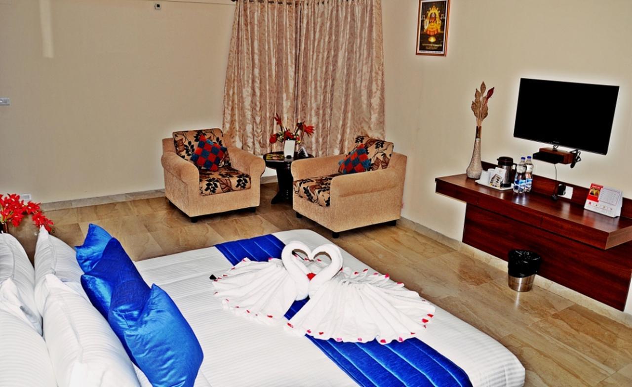 Hotel Mookambika Palace Коллуру Екстер'єр фото